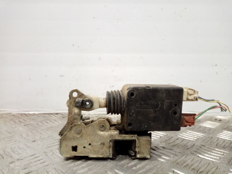 Recambio de cerradura puerta delantera izquierda para citroën saxo 1.1 referencia OEM IAM   