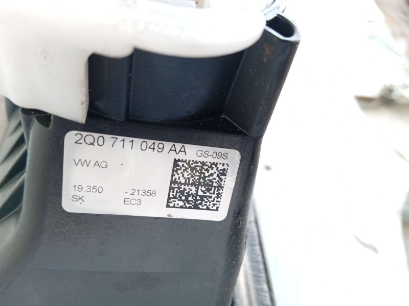 Recambio de palanca cambio para skoda kamiq (nw4) 1.0 tsi referencia OEM IAM 2Q0711049AA / 5Q0711046P  