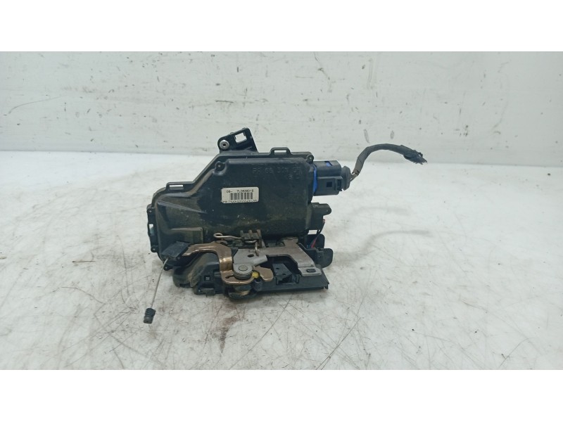 Recambio de cerradura puerta trasera derecha para seat altea (5p1) 1.9 tdi referencia OEM IAM 7L0839016D  