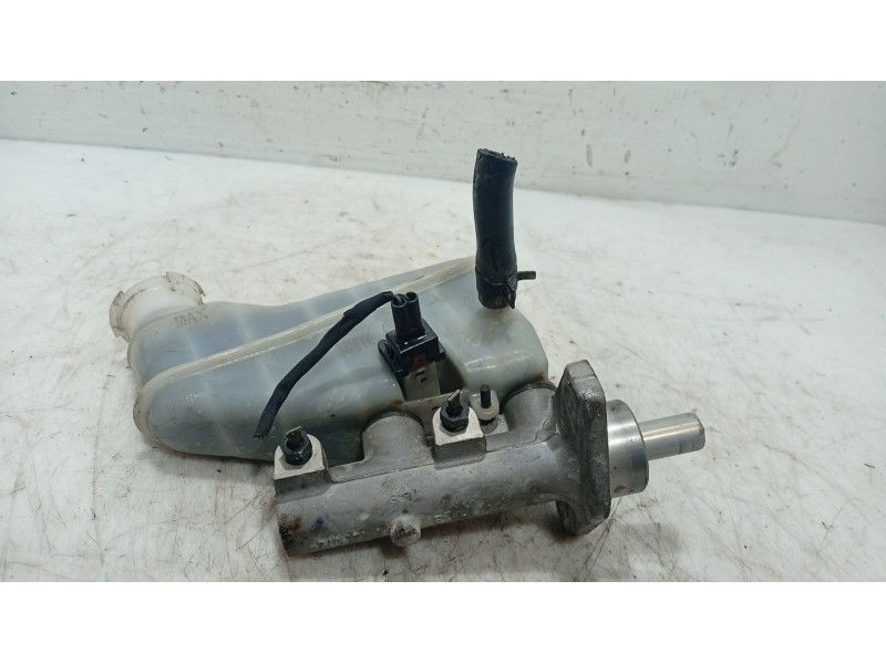 Recambio de bomba freno para hyundai i20 i (pb, pbt) 1.2 referencia OEM IAM 585101J100  