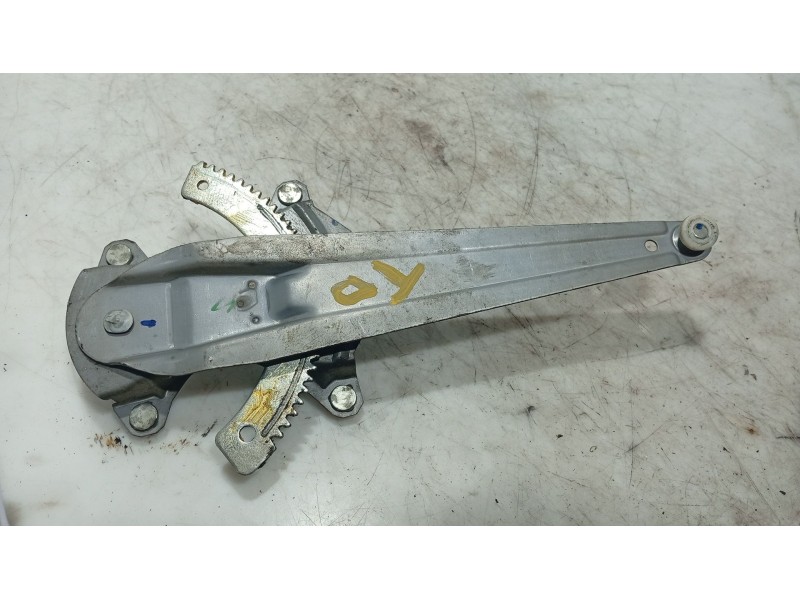 Recambio de elevalunas trasero derecho para hyundai i20 i (pb, pbt) 1.2 referencia OEM IAM 834021J000  
