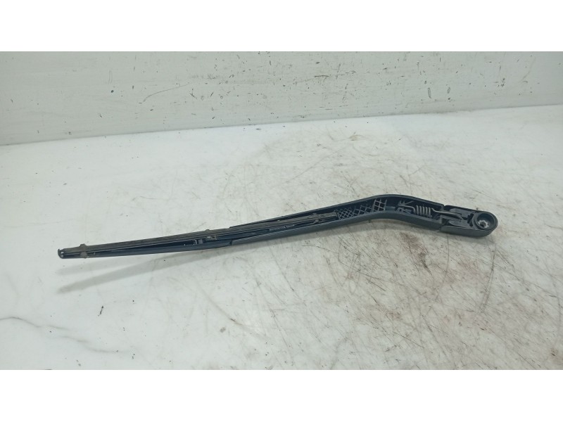 Recambio de brazo limpia trasero para hyundai i20 i (pb, pbt) 1.2 referencia OEM IAM 988151J001  