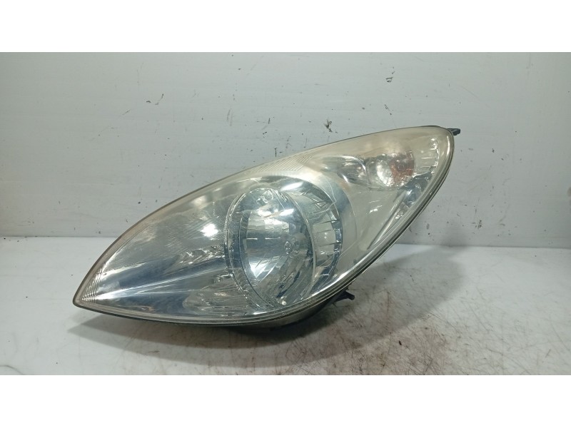 Recambio de faro izquierdo para hyundai i20 i (pb, pbt) 1.2 referencia OEM IAM 921011J010  