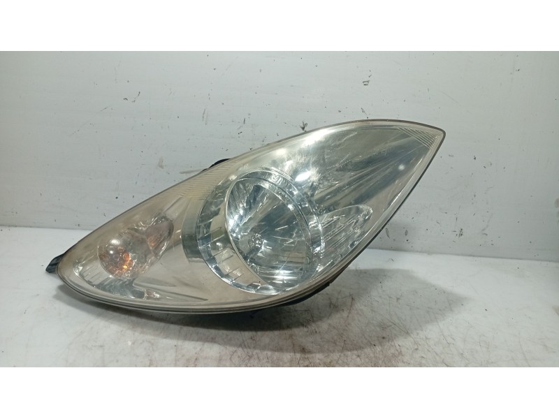 Recambio de faro derecho para hyundai i20 i (pb, pbt) 1.2 referencia OEM IAM 921021J010  