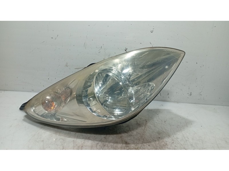 Recambio de faro derecho para hyundai i20 i (pb, pbt) 1.2 referencia OEM IAM 921021J010  