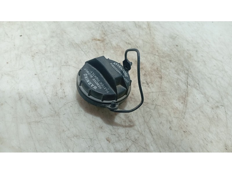 Recambio de tapon combustible para hyundai i20 i (pb, pbt) 1.2 referencia OEM IAM 31010J9000  