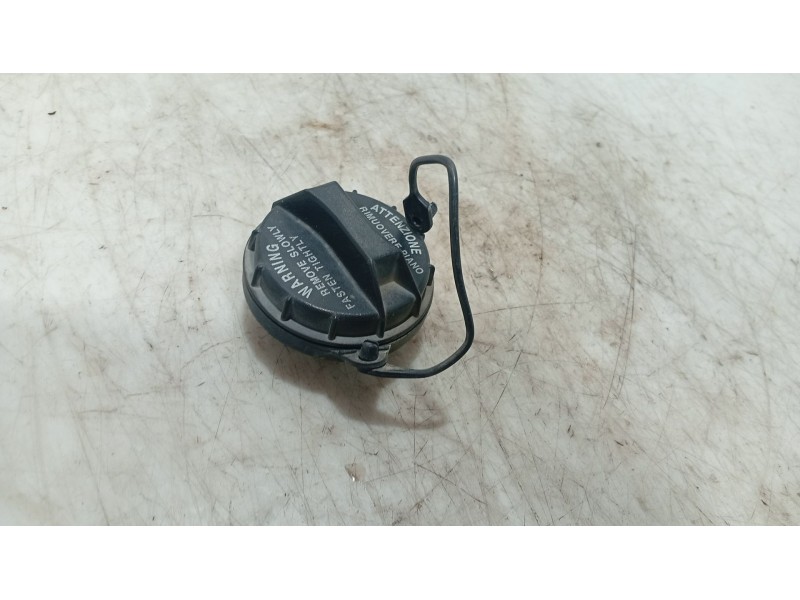 Recambio de tapon combustible para hyundai i20 i (pb, pbt) 1.2 referencia OEM IAM 31010J9000  