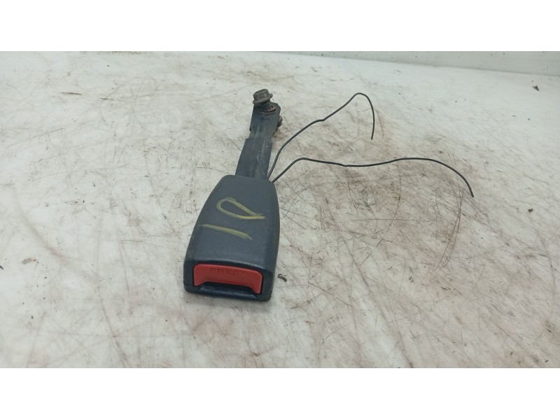 Recambio de anclaje cinturon delantero izquierdo para hyundai i20 i (pb, pbt) 1.2 referencia OEM IAM   