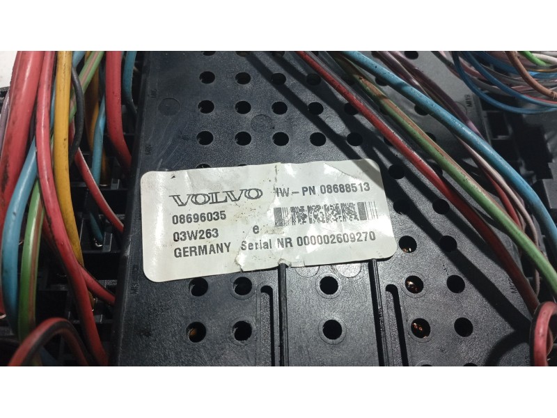 Recambio de caja reles / fusibles para volvo s80 i (184) d5 referencia OEM IAM 8645729  