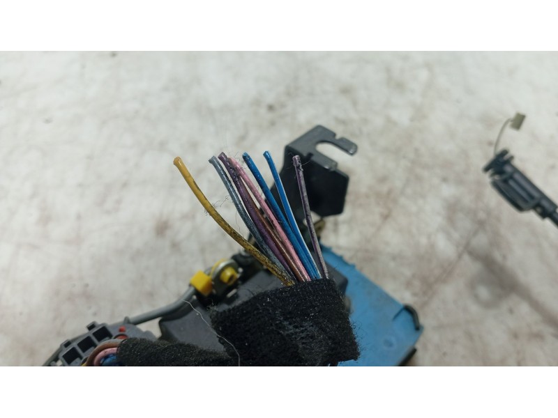 Recambio de cerradura puerta delantera derecha para volvo s80 i (184) d5 referencia OEM IAM 30699748  