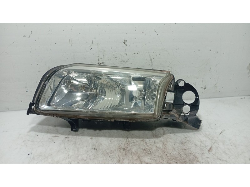 Recambio de faro izquierdo para volvo s80 i (184) d5 referencia OEM IAM 8693555  