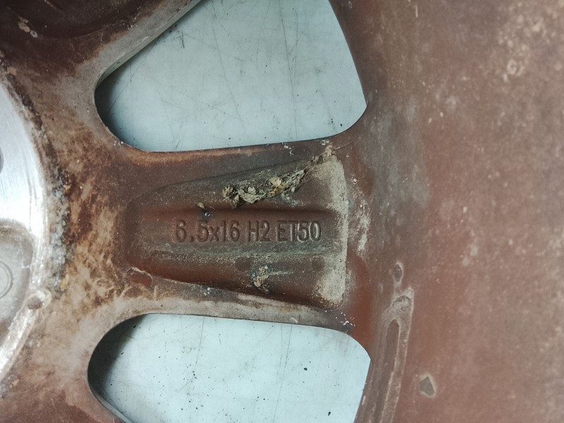 Recambio de llanta trasera derecha para seat leon (1p1) 1.9 tdi referencia OEM IAM 1P0601025G72V  