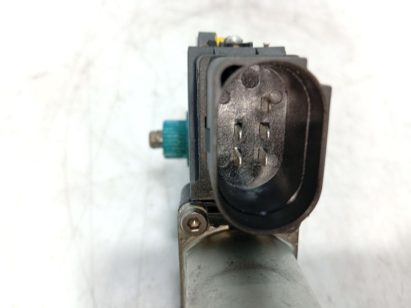 Recambio de motor elevalunas trasero derecho para bmw 1 (e87) 116 d referencia OEM IAM   