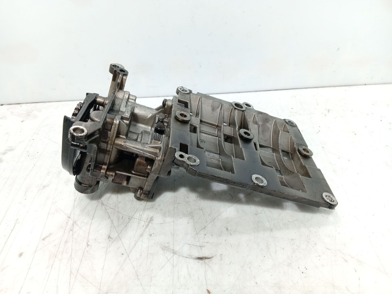 Recambio de bomba aceite para bmw 1 (e87) 116 d referencia OEM IAM 11417810451  