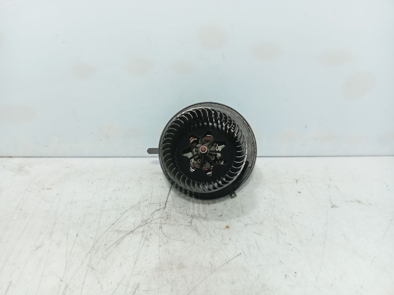 Recambio de ventilador calefaccion para bmw 1 (e87) 116 d referencia OEM IAM 64119227670  
