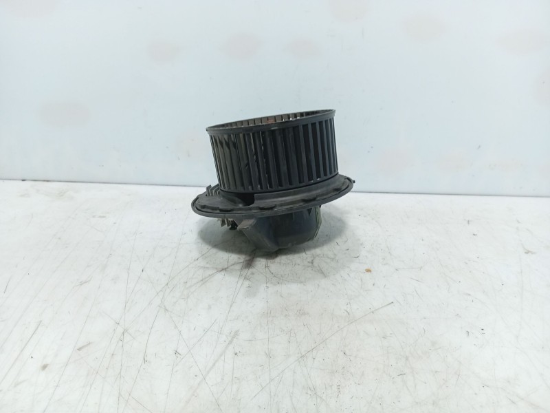 Recambio de ventilador calefaccion para bmw 1 (e87) 116 d referencia OEM IAM 64119227670  