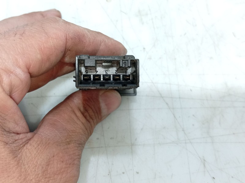 Recambio de interruptor para land rover freelander i (l314) 2.0 td4 4x4 referencia OEM IAM   