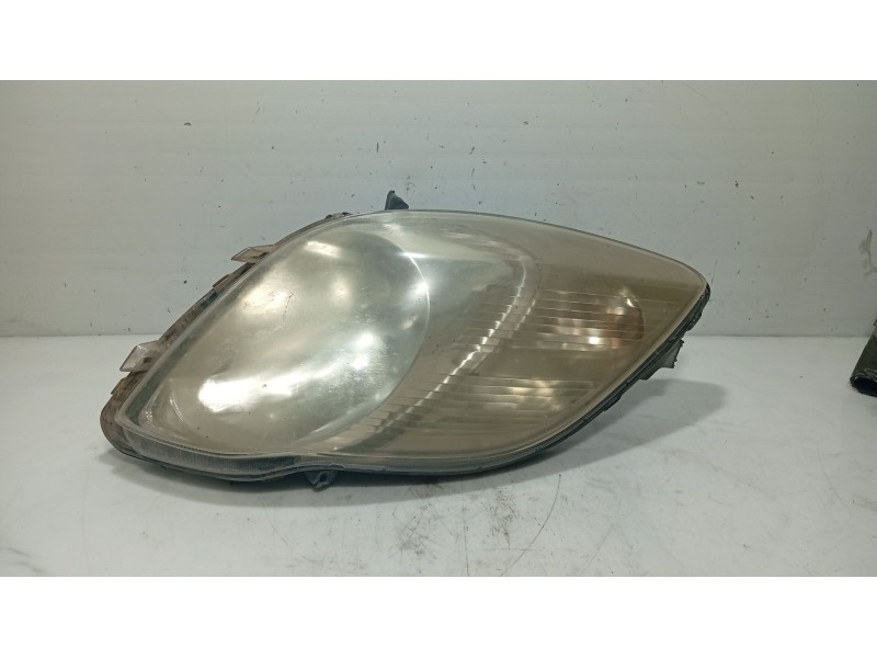 Recambio de faro derecho para toyota yaris (_p9_) 1.33 vvt-i (nsp90_) referencia OEM IAM 811300D120  