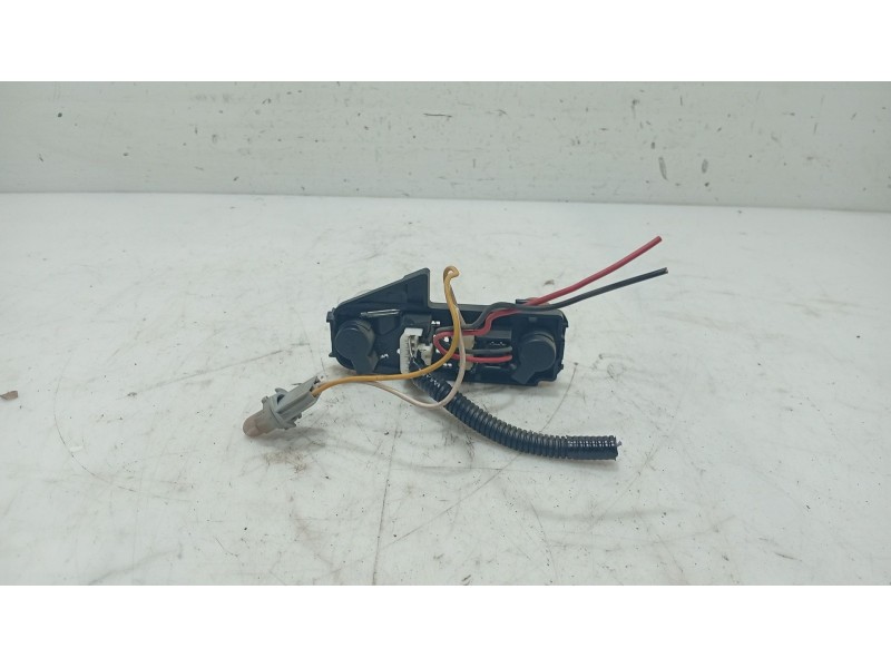 Recambio de portalamparas para toyota yaris (_p9_) 1.33 vvt-i (nsp90_) referencia OEM IAM   