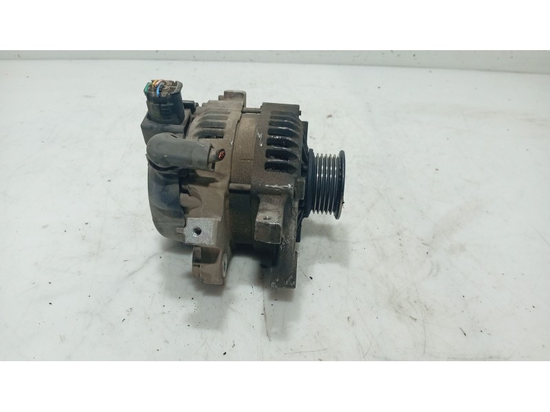 Recambio de alternador para toyota yaris (_p9_) 1.33 vvt-i (nsp90_) referencia OEM IAM 270600Y030 / 270600Y020 / 270600J061  