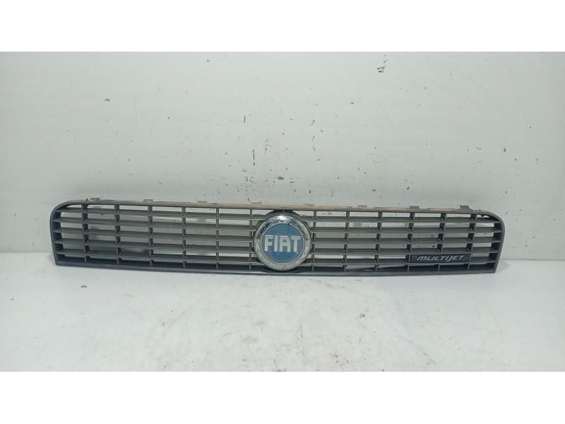 Recambio de moldura para fiat grande punto (199_) 1.3 d multijet referencia OEM IAM   