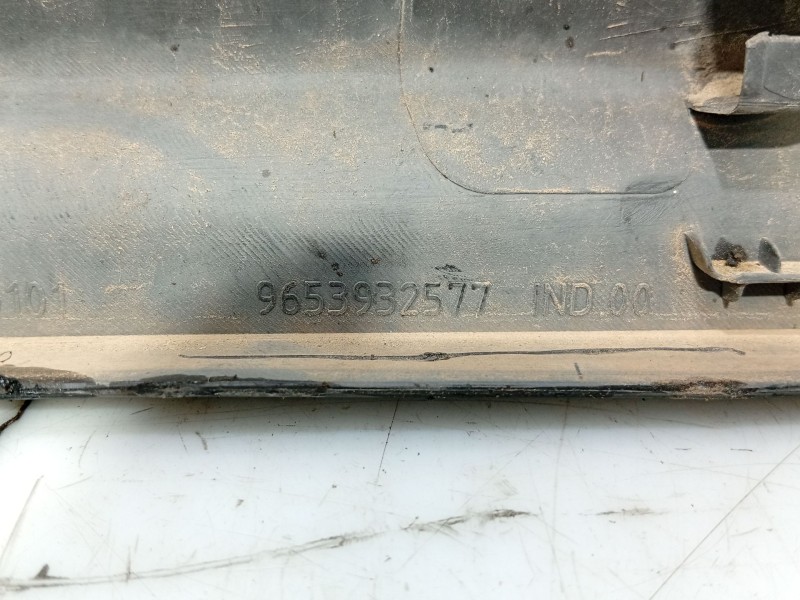 Recambio de moldura para citroën c4 i sedán 1.6 16v referencia OEM IAM   