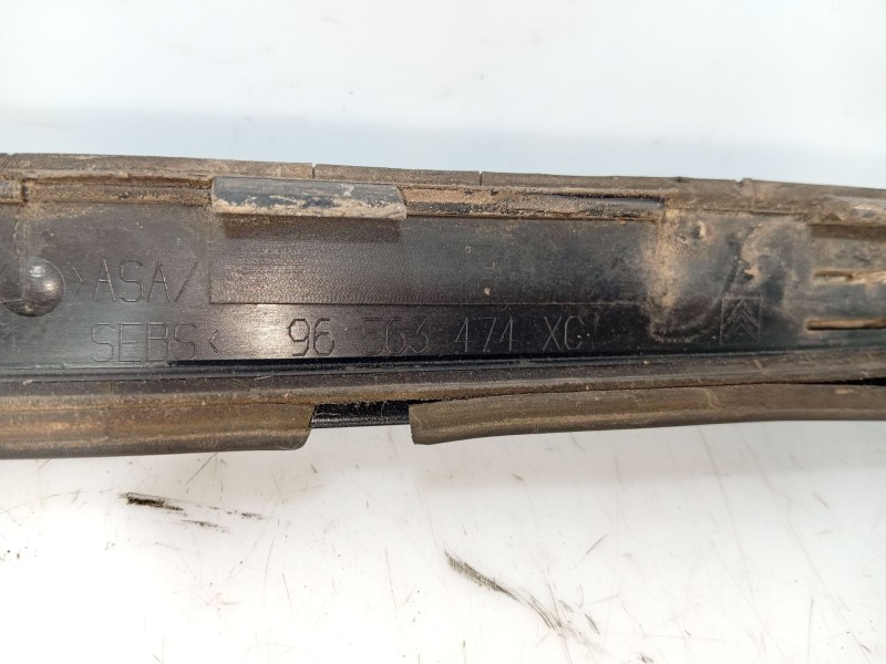 Recambio de moldura para citroën c4 i sedán 1.6 16v referencia OEM IAM   