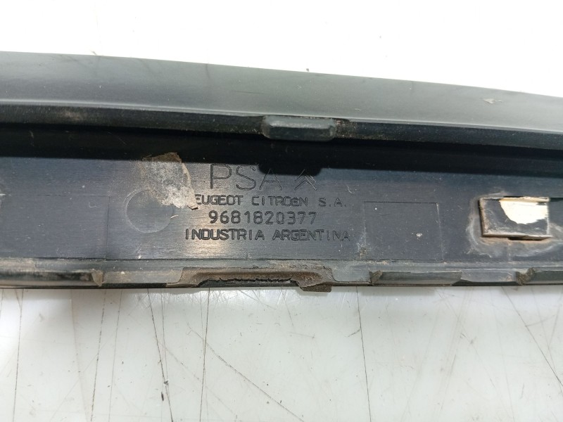 Recambio de moldura para citroën c4 i sedán 1.6 16v referencia OEM IAM   