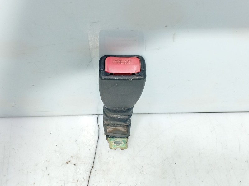 Recambio de anclaje cinturon delantero derecho para hyundai getz (tb) 1.1 referencia OEM IAM   