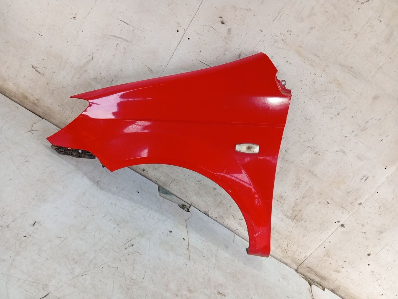 Recambio de aleta delantera izquierda para hyundai getz (tb) 1.1 referencia OEM IAM 663111C600  