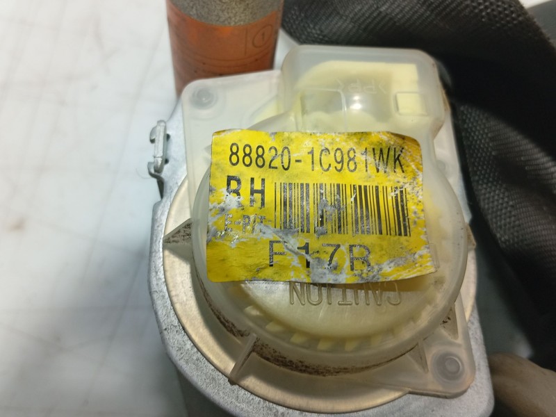 Recambio de cinturon seguridad delantero derecho para hyundai getz (tb) 1.1 referencia OEM IAM 888201C801WK  