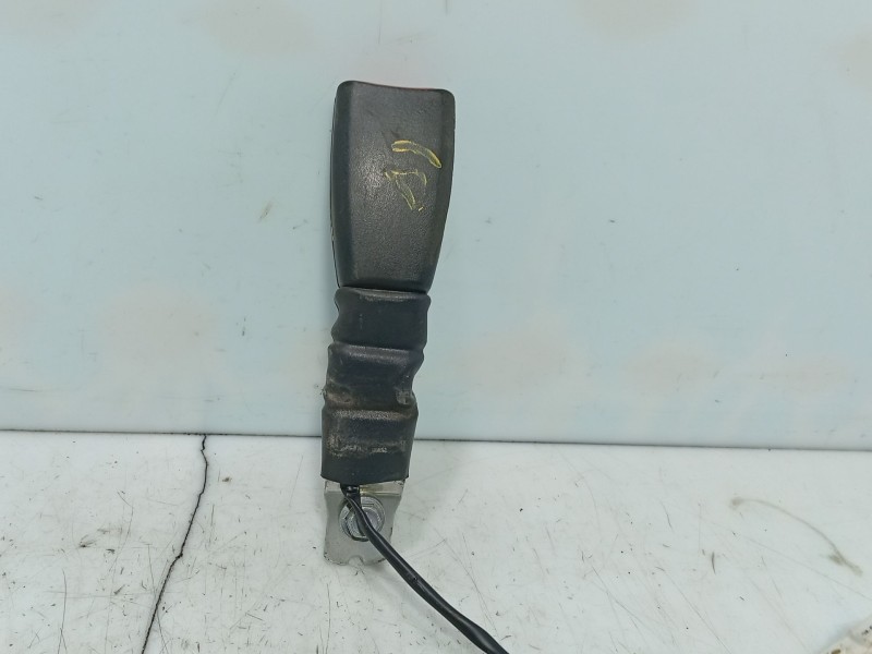 Recambio de anclaje cinturon delantero izquierdo para hyundai getz (tb) 1.1 referencia OEM IAM   