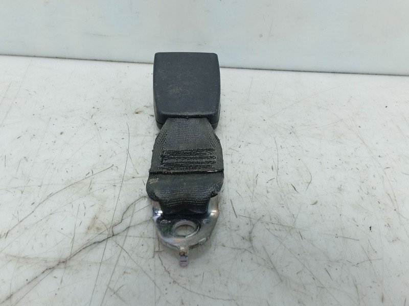 Recambio de anclaje cinturon trasero izquierdo para hyundai getz (tb) 1.1 referencia OEM IAM   