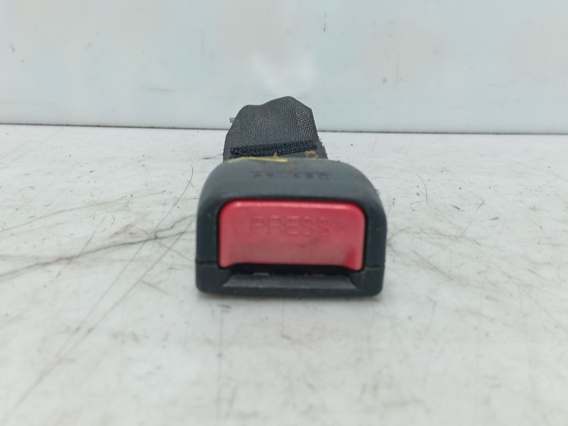 Recambio de anclaje cinturon trasero central para hyundai getz (tb) 1.1 referencia OEM IAM   