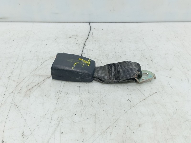 Recambio de anclaje cinturon trasero derecho para hyundai getz (tb) 1.1 referencia OEM IAM   