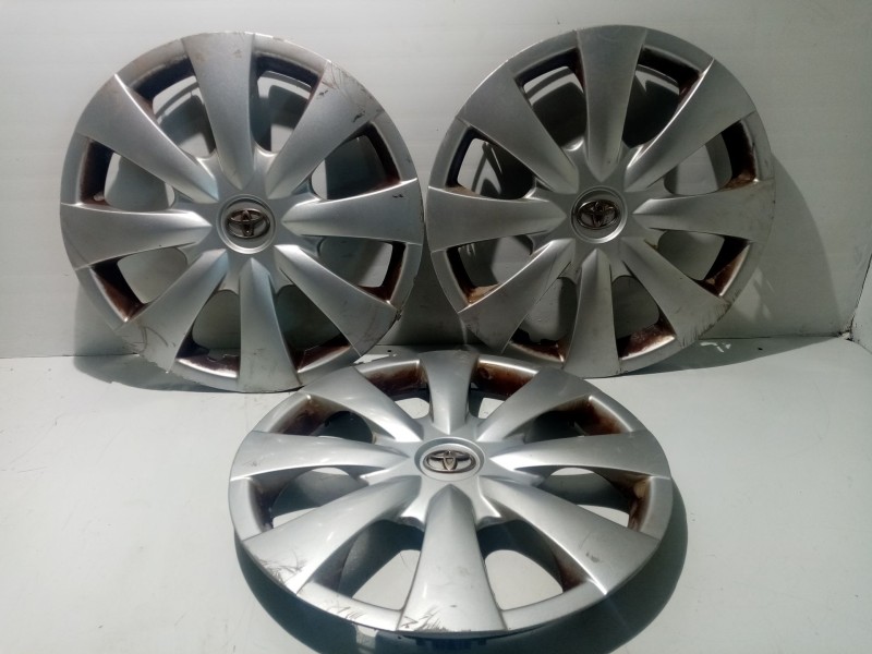 Recambio de tapacubos para toyota auris referencia OEM IAM 4260202310  