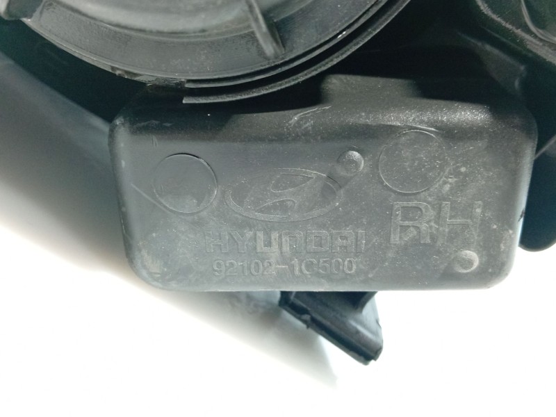 Recambio de faro derecho para hyundai getz (tb) 1.1 referencia OEM IAM 921021C030  
