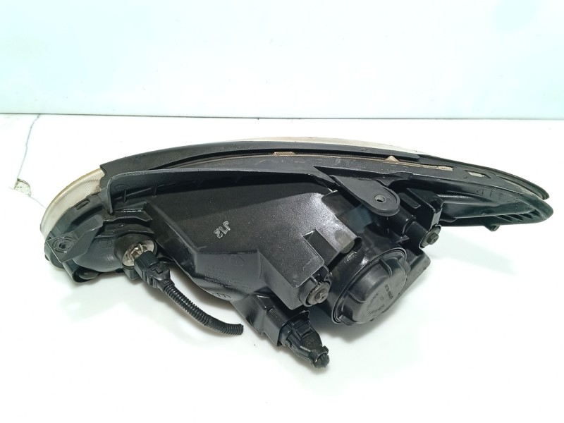 Recambio de faro derecho para hyundai getz (tb) 1.1 referencia OEM IAM 921021C030  