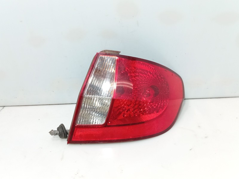 Recambio de piloto trasero derecho para hyundai getz (tb) 1.1 referencia OEM IAM 924021C010  