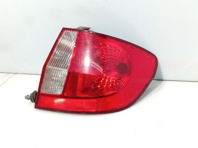 Recambio de piloto trasero derecho para hyundai getz (tb) 1.1 referencia OEM IAM 924021C010  
