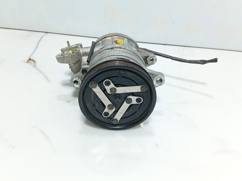 Recambio de compresor aire acondicionado para hyundai getz (tb) 1.1 referencia OEM IAM 977011C101  