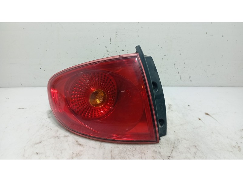 Recambio de piloto trasero izquierdo para seat altea (5p1) 2.0 tdi 16v referencia OEM IAM 5P0945111B9B9  