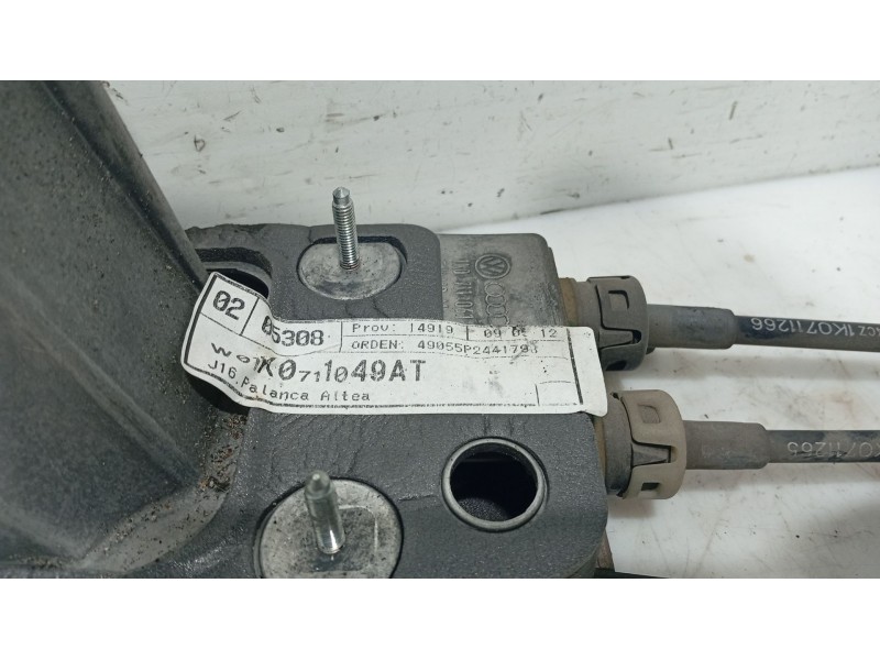 Recambio de palanca cambio para seat altea (5p1) 2.0 tdi 16v referencia OEM IAM 1K0711061A / 1K0711112  
