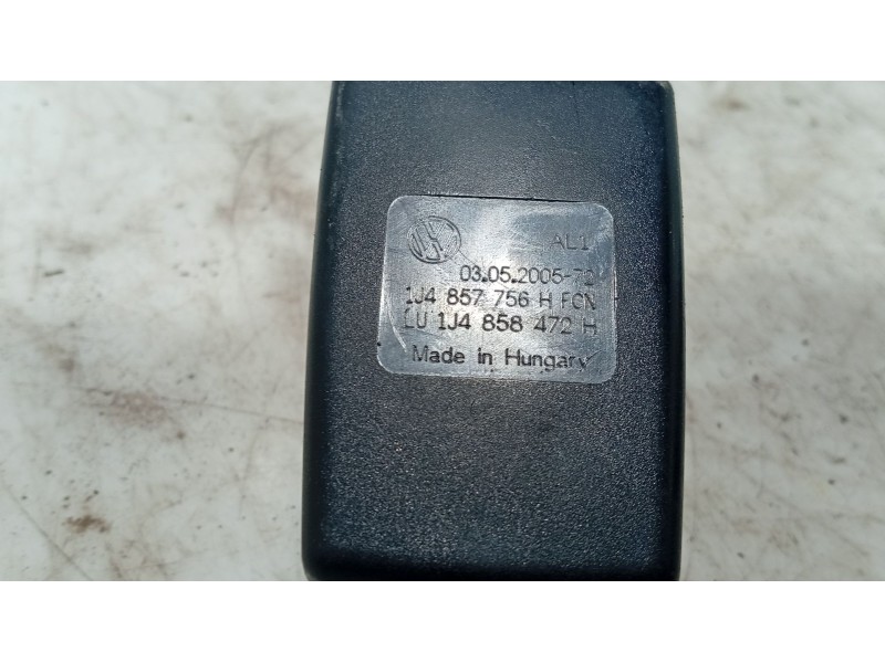 Recambio de anclaje cinturon delantero derecho para seat altea (5p1) 2.0 tdi 16v referencia OEM IAM   