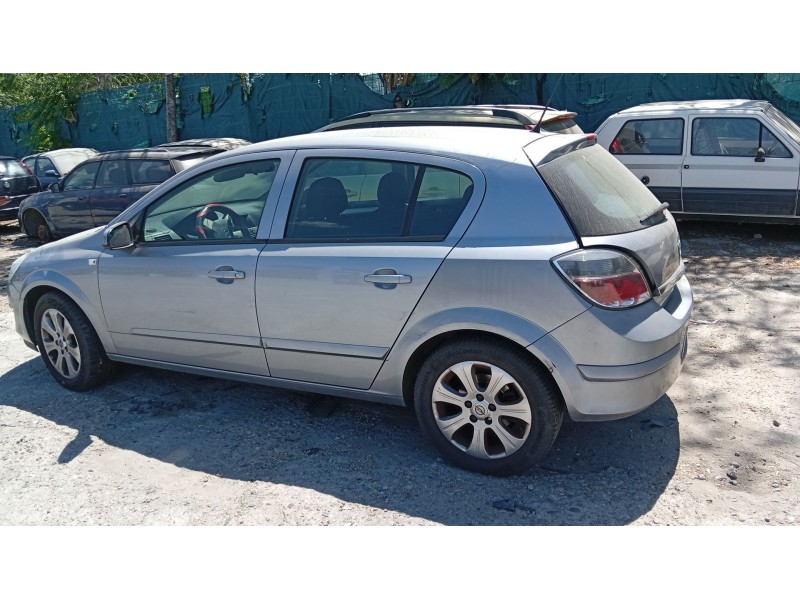 opel astra h gtc (a04) del año 2008