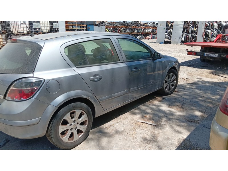 opel astra h gtc (a04) del año 2008