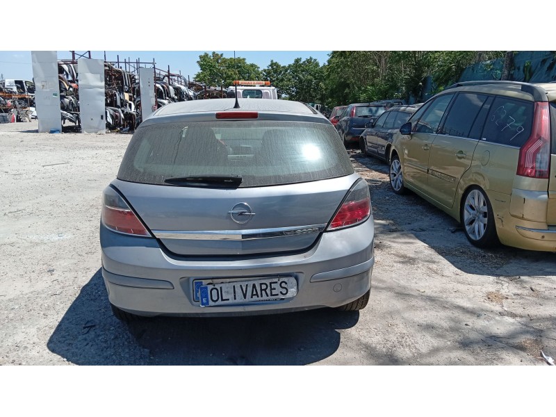opel astra h gtc (a04) del año 2008