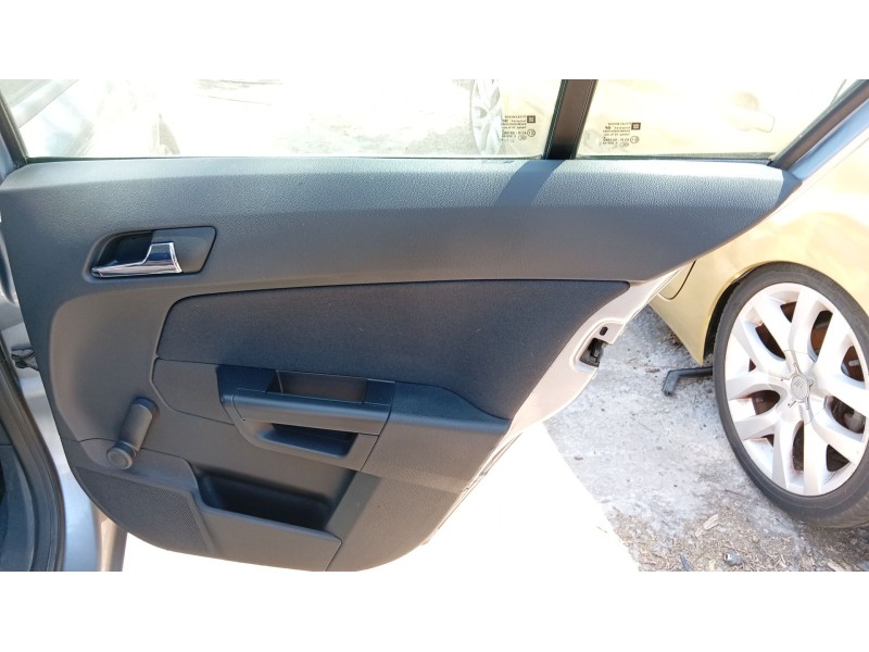 opel astra h gtc (a04) del año 2008