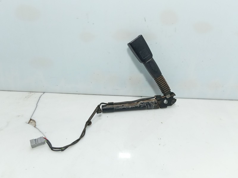 Recambio de anclaje cinturon delantero izquierdo para bmw 3 (e90) 318 d referencia OEM IAM   