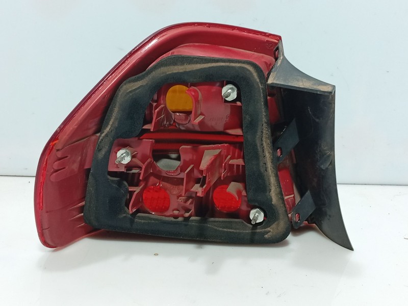 Recambio de piloto trasero derecho para bmw 3 (e90) 318 d referencia OEM IAM 63216937458  